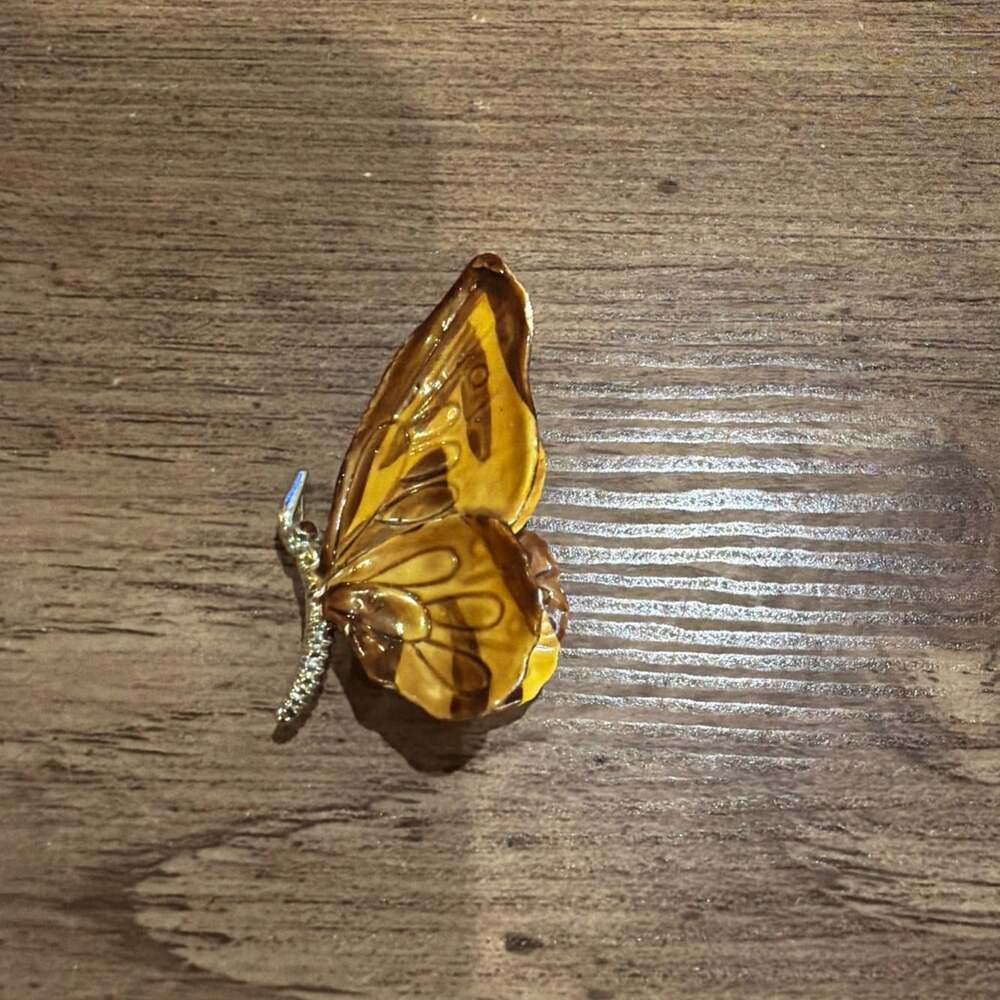 VTG Monarch Butterfly Brooch Pin Gold Tone Enamel Yellow Brown Insect 3D Red Eye